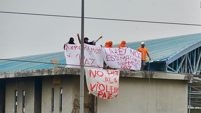 Sectores sociales han señalado que en las centros penitenciarios de Ecuador se manifiestan faltas de garantías y violaciones de derechos humanos.