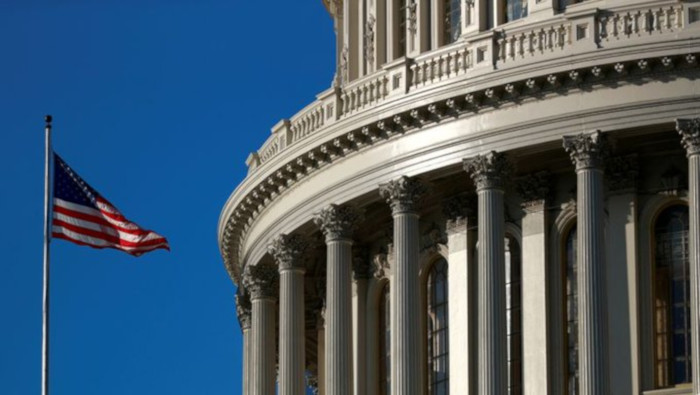 La legislación, que aprobó la Cámara de Representantes fue el resultado de un acuerdo entre los demócratas del Congreso y el líder de la minoría del Senado, Mitch McConnell.