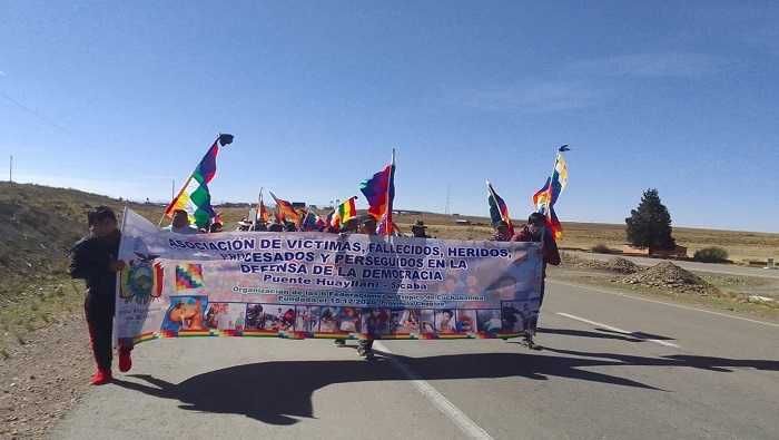 Los participantes en la marcha prevén cubrir los 192 km que separan a Caracollo de La Paz en ocho días.