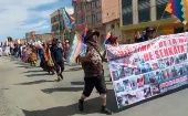 Los manifestantes marchan por la carretera Oruro-La Paz y tienen previsto recorrer 190 kilómetros. 