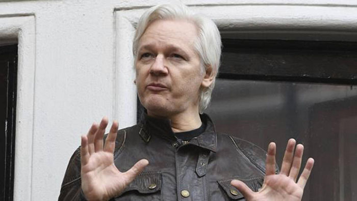 Julián Assange y WikiLeaks divulgaron archivos secretos que revelaban crímenes de guerra cometidos por militares estadounidenses.