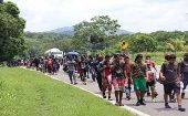 Miles de migrantes avanzan en una caravana por México en un intento por llegar a EE.UU. 