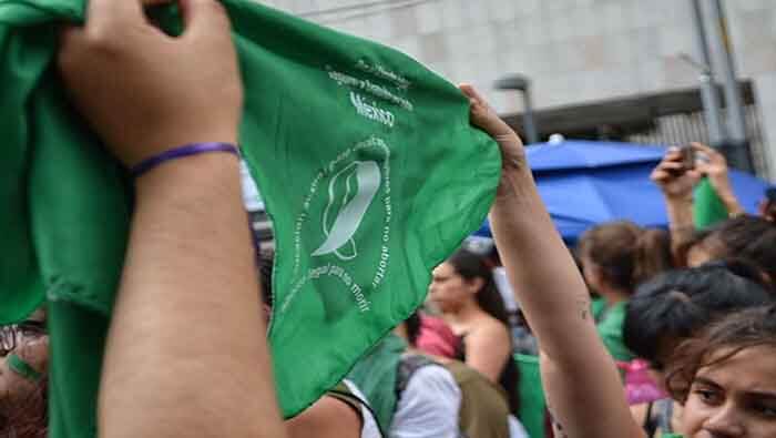 La noticia fue bien recibida por organizaciones que han impulsado la agenda a favor de la despenalización del aborto en México.