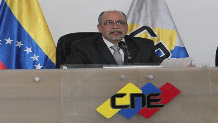 Calzadilla afirmó que el CNE “es la casa de la democracia. Siempre estamos en contacto con los actores políticos”.