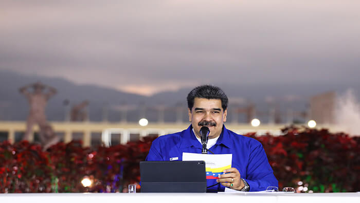 Nicolás Maduro llamó a los más de 20 millones de ciudadanos convocados a votar el próximo domingo a que lo hagan en paz y respetando el ejercicio democrático.