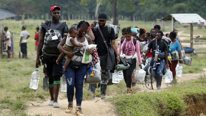 El Grupo de Apoyo a Refugiados y Repatriados (GARR) de Haití, denunció el uso de gases lacrimógenos para deportar con violencia a los haitianos, así como violaciones sexuales.
