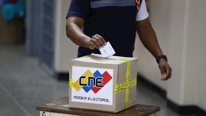 Venezuela celebra elecciones con alta participación