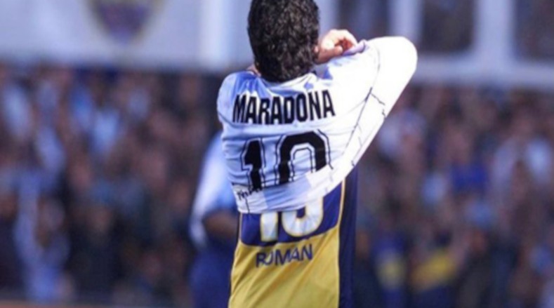 En la despedida del centrocampista de Boca Juniors, Juan Román Riquelme, Maradona desveló con orgullo la número 10 de su colega. 