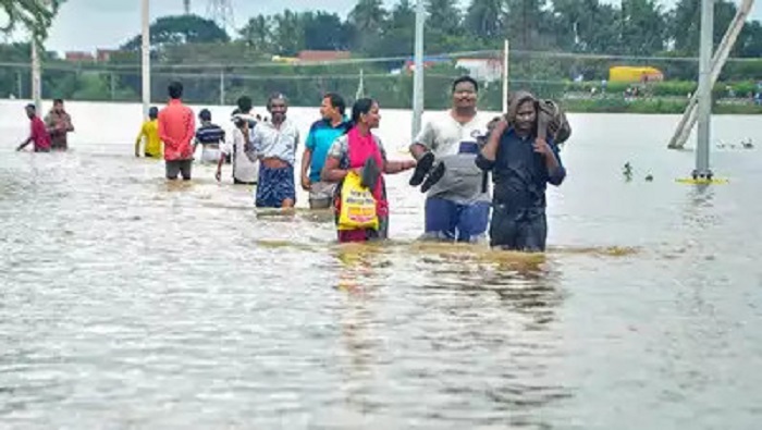La situación de las inundaciones en Andhra Pradesh sigue siendo sombría con numerosas víctimas y daños a las viviendas.