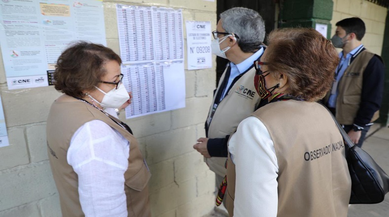 El Cuerpo Diplomático acreditado en Honduras recorre diferentes Centros de Votación, evidenciando el proceso eleccionario que vive el país.