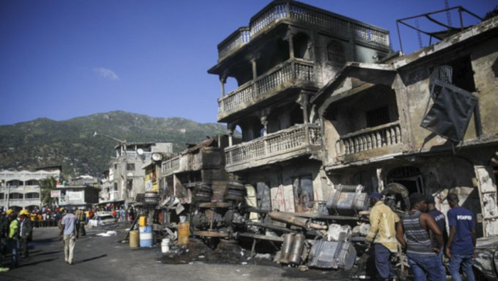 “Es horrible lo que pasó”, dijo Patrick Almonor, alcalde de Cabo Haitiano y añadió que había visto más personas “quemadas vivas” y que era “imposible identificarlas”.