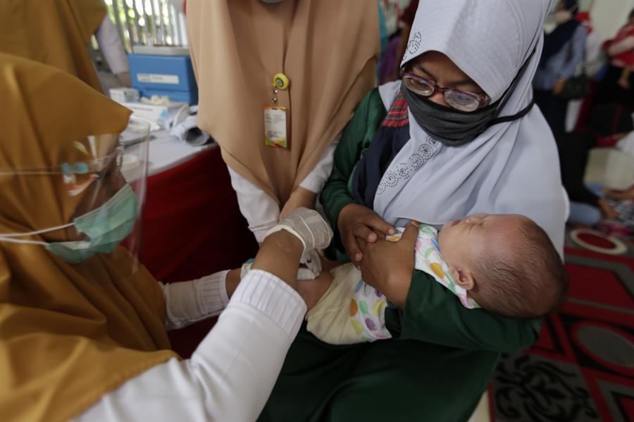 En el 2020 y como consecuencia del azote de la Covid-19, unos 17 millones de niños no recibieron vacuna alguna en 2020.