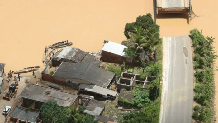 Las autoridades reportaron el derrumbe de una represa cerca de la ciudad de Vitoria da Conquista, sur de Bahía, en el noreste de Brasil tras semanas de lluvias e inundaciones.