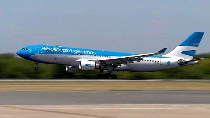 El ofrecimiento prevé que los vuelos chárter se realicen a través de Aerolíneas Argentinas.