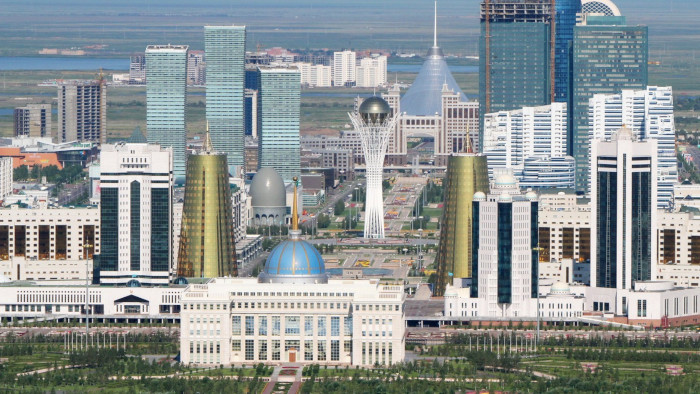 Al menos 16 agentes de la policía, militares de la Guardia Nacional y del Ministerio de Defensa de Kazajistán murieron durante los disturbios.