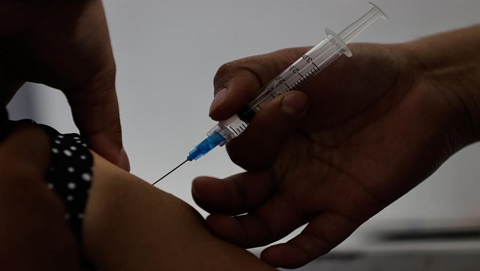En Chile, se autorizó la vacuna contra el coronavirus para todos los mayores de tres años.