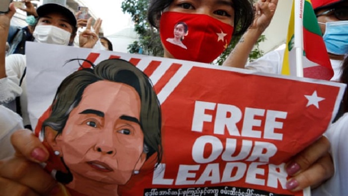 En Myanmar continúan las manifestaciones de desobediencia civil contra la Junta Militar golpista y en favor de la liberación de Aung San Suu Kyi.