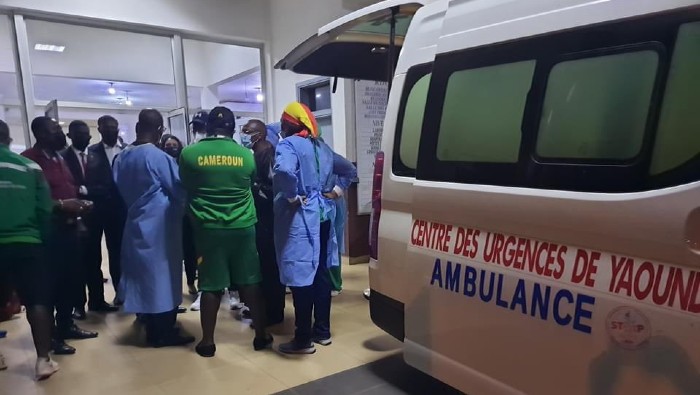 Las víctimas, entre ellas niños, fueron llevadas en ambulancia al hospital general de Yaundé y, en definitiva, el partido de fútbol no fue suspendido.