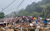 Varios grupos de recate se movilizaron en Pereira, capital del departamento de Risaralda, para rescatar a los heridos que quedaron atrapados bajo montañas de lodo y escombros..