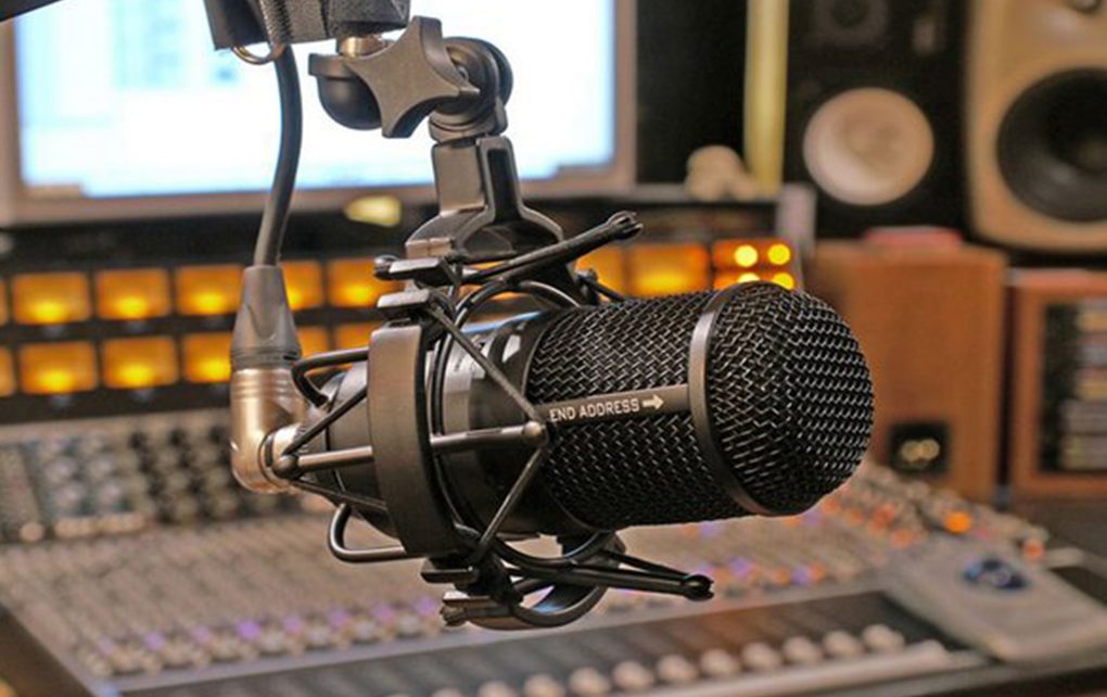 La radio combina bajos costos de producción, inmediatez, alcance y veracidad al dar información en tiempo real.