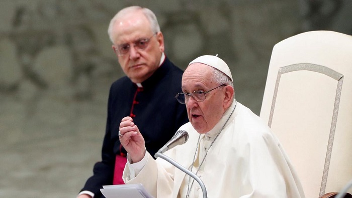 “Que la Reina de la Paz preserve al mundo de la locura de la guerra”, precisó el papa Francisco.