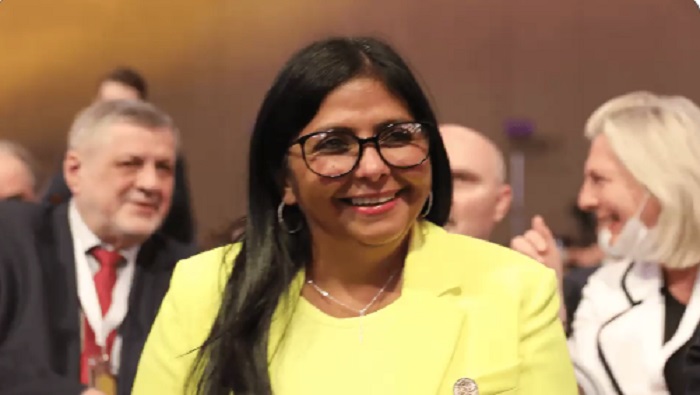 La Vicepresidenta Ejecutiva de Venezuela pidió a las partes en conflicto enfrascarse en un diálogo sincero y constructivo para llegar a la paz y evitar más sacrificios a los pueblos.