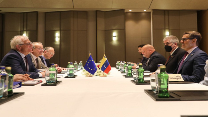 El encuentro diplomático de alto nivel se produjo en el marco del II Foro Diplomático de Antalya, en Turquía.