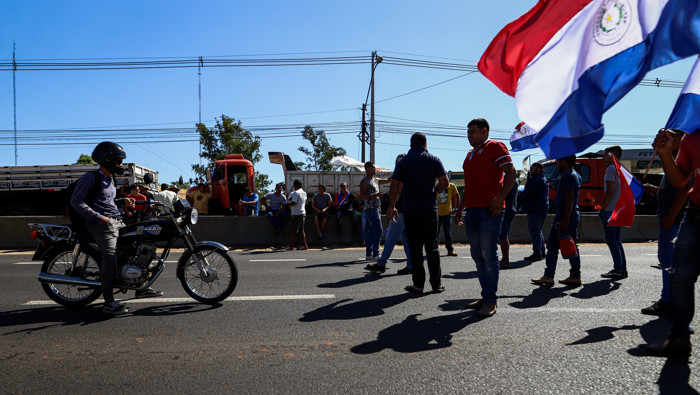 El excesivo precio del combustible constituye el leitmotiv fundamental de las protestas en Asunción.