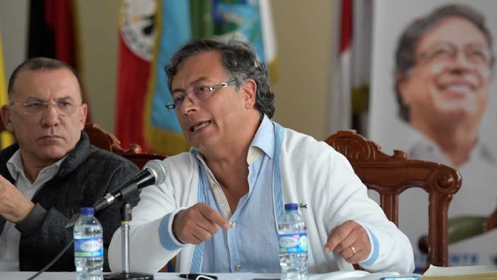 Según Cepeda, las acciones del mandatario Iván Duque habrían dejado en evidencia su intención de perjudicar electoralmente al candidato presidencial Gustavo Petro.