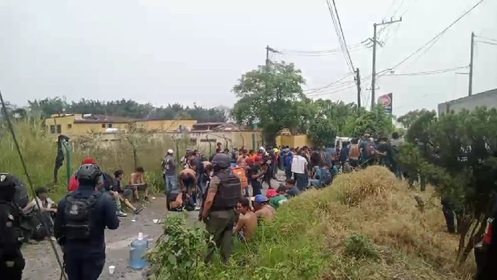 Los traficantes de personas buscan rutas para los extranjeros y en ocasiones se estacionan en los estados de Chiapas, Tabasco, Veracruz, Oaxaca y Puebla como una parada intermedia en su travesía hacia EE.UU.
