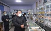 Kim Jong un exhortó a mejorar la distribución de medicamentos para hacer frente a la propagación de la Covid-19.