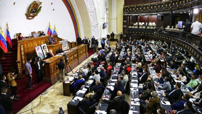 Diputados venezolanos sostienen que las revelaciones de Mark Esper confirman la implicación de la Casa Blanca en planes desestabilizadores contra Venezuela.