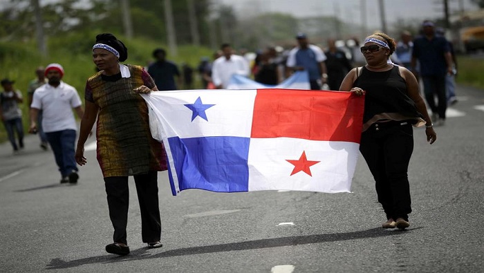 Los manifestantes cerraron avenidas en Colón para protestar por sus derechos y exigir medidas gubernamentales efectivas.