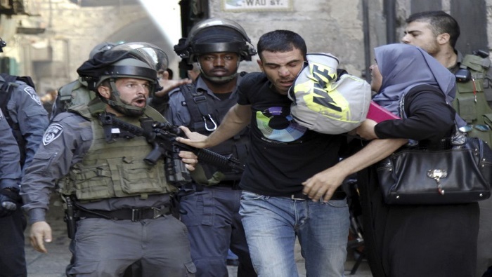 Durante la represión, unos 16 palestinos resultaron afectados por la inhalación de gases lacrimógenos arrojados por fuerzas de Israel.