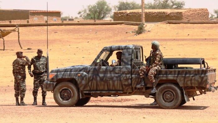 En el espacio de apenas dos semanas, dos destacamentos de Gendarmería fueron objeto de atentados terroristas, el primero de los cuales se encuentra a solo unos 20 km de Niamey.