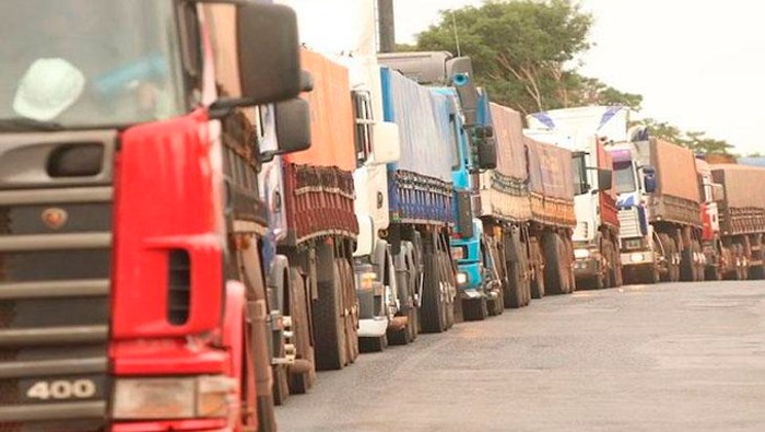 La Asociación de Camioneros de Paraguarí ya había iniciado una movilización el jueves pasado y amenazó con cerrar las rutas si se producía el incremento, como en definitiva sucedió.