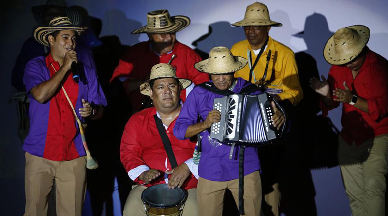 La música tradicional latinoamericana fue una de las principales estrellas del acto que despidió la lid. 