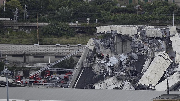 El 14 de agosto de 2018, una parte de la estructura del puente se desplomó y provocó la caída de vehículos con sus respectivos pasajeros.
