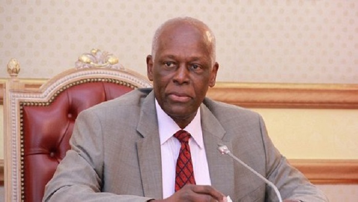 Dos Santos asumió la presidencia en septiembre de 1979, tras el deceso del primer presidente angoleño, Agostinho Neto.