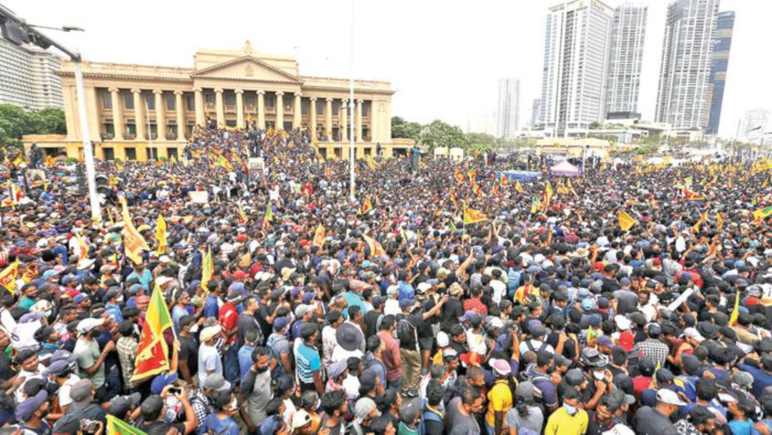 Miles de ceilaneses salieron a las calles en contra del Gobierno de Sri Lanka en los dos últimos días.