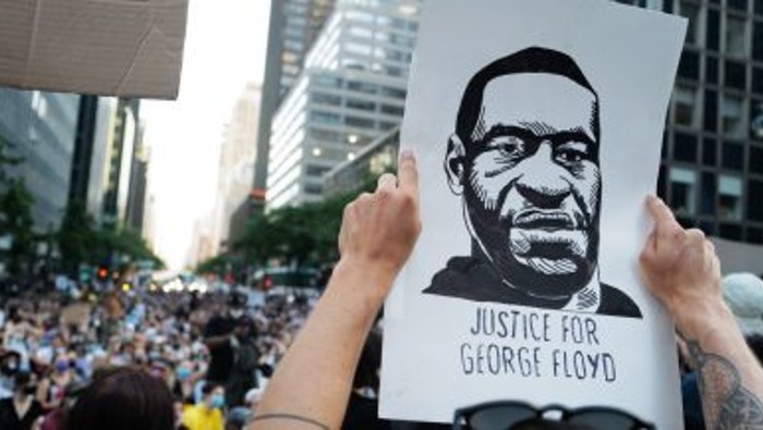 El asesinato de George Floyd en plena vía pública en mayo de 2020 provocó una ola de protestas antirracistas en Estados Unidos y otras naciones.
