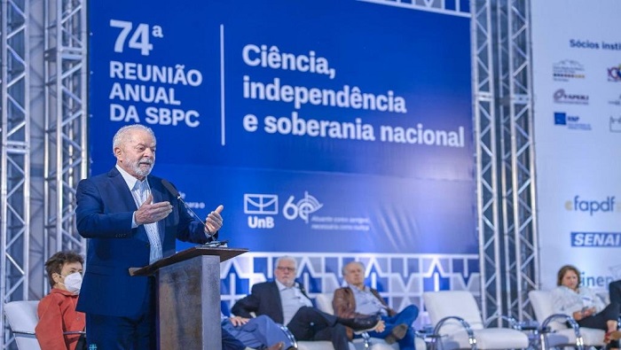 Lula se comprometió a apoyar los proyectos de investigación y desarrollo tecnológico en el país de ganar los comicios de octubre. 