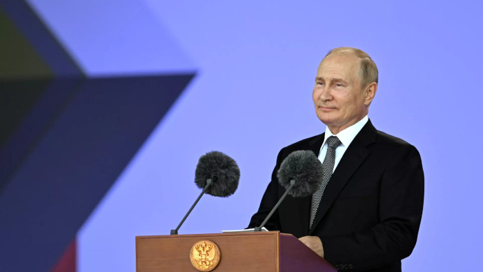 Rusia aprecia relaciones con los países de América Latina, Asia y África y está dispuesta a ofrecerles armas de última generación, declaró el presidente Putin.