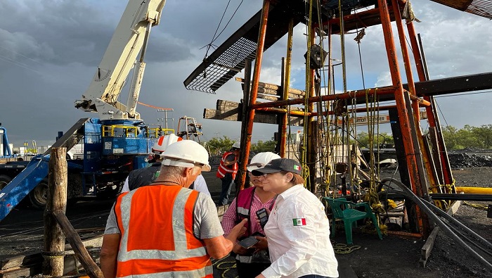 Luego de que el pasado viernes el Gobierno mexicano anunciara que ya era posible el descenso, una nueva inundación en la mina provocó el retraso en las labores.
