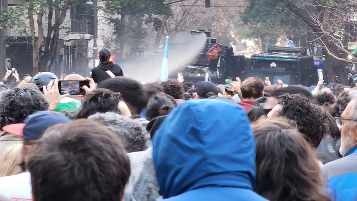 La represión de la Policía de la Ciudad de Buenos Aires buscaba poner fin a una masiva y pacífica manifestación de respaldo a Cristina Fernández.
