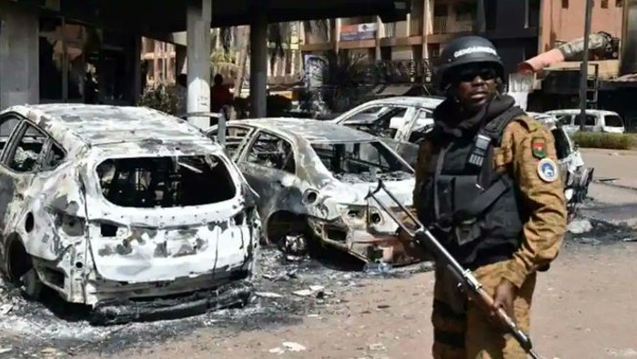 Burkina Faso ha sido azotado por ataques terroristas desde 2015 por parte de grupos como ISIS y Al-Qaeda.