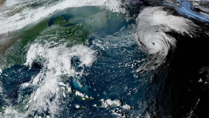 Las fuertes marejadas provocadas por Earl pueden afectar a las Islas Bermudas y partes de la costa este estadounidense, Terranova y Nueva Escocia, en Canadá.