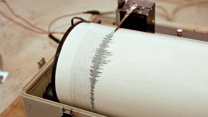 Pese a que el Servicio Geológico había emitido una alerta de tsunami en el país, ésta fue descartada porque no existía ningún riesgo.