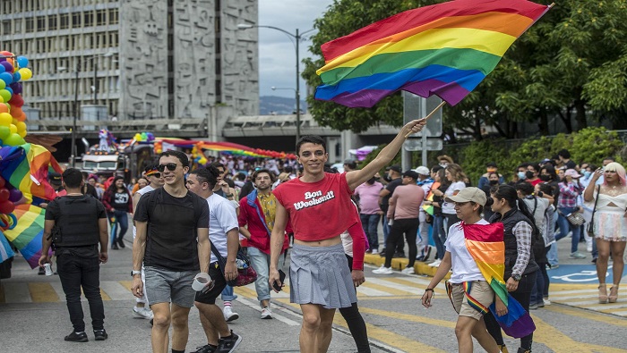 Desde hace años la comunidad LGTBIQ+ hondureña suele desfilar los 15 de septiembre en actos alternos con el Frente de Resistencia Popular (FRP).