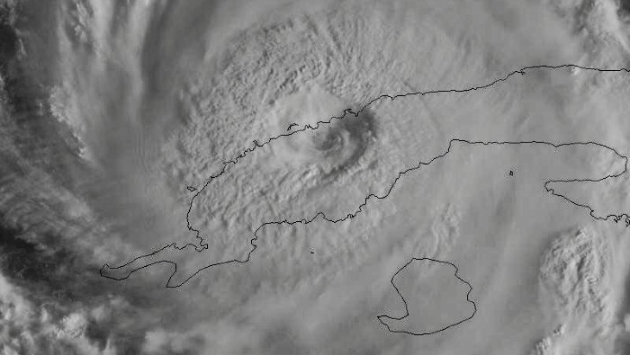 El huracán Ian atraviesa la occidental provincia de Pinar del Río y aunque no hay cuantificación oficial de daños, las imágenes de la televisión local muestran destrucción de infraestructura y a la agricultura.